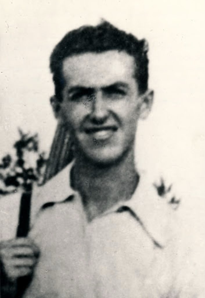 ANPIRomaPosti's tweet image. Allievo ufficiale pilota, dopo l’#Armistizio, #ManfrediMazzocca, fu nominato Commissario politico del 3º Batt."Verucchi. Partecipò alla lunga marcia di trasferimento della "Natisone" dal #Friuli alla #Slovenia e cadde in combattimento a #Rovte il #23marzo 1945.Aveva 29 anni.