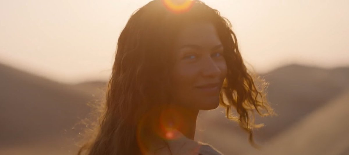 filmscite's tweet image. Robert Pattinson praises Zendaya for getting him casted in ‘DUNE: PART THREE’.

“I asked Zendaya on the set of ‘THE DRAMA’ can i get in one of those dune movies; few months later i received an unexpected call to join the cast. All thanks and props to her (Zendaya).”