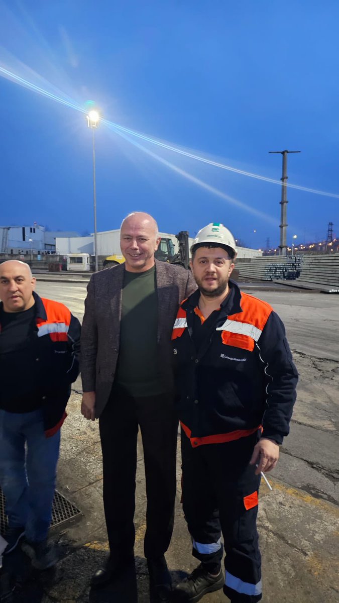 ÇOLAKOĞLU METALURJİ ÇUBUK HADDANESİ işyerimizde Çalışan Üyelerimizle birlikte iftarımızı yaptık.İftar sonrası üyelerimizde sohbet ettim.