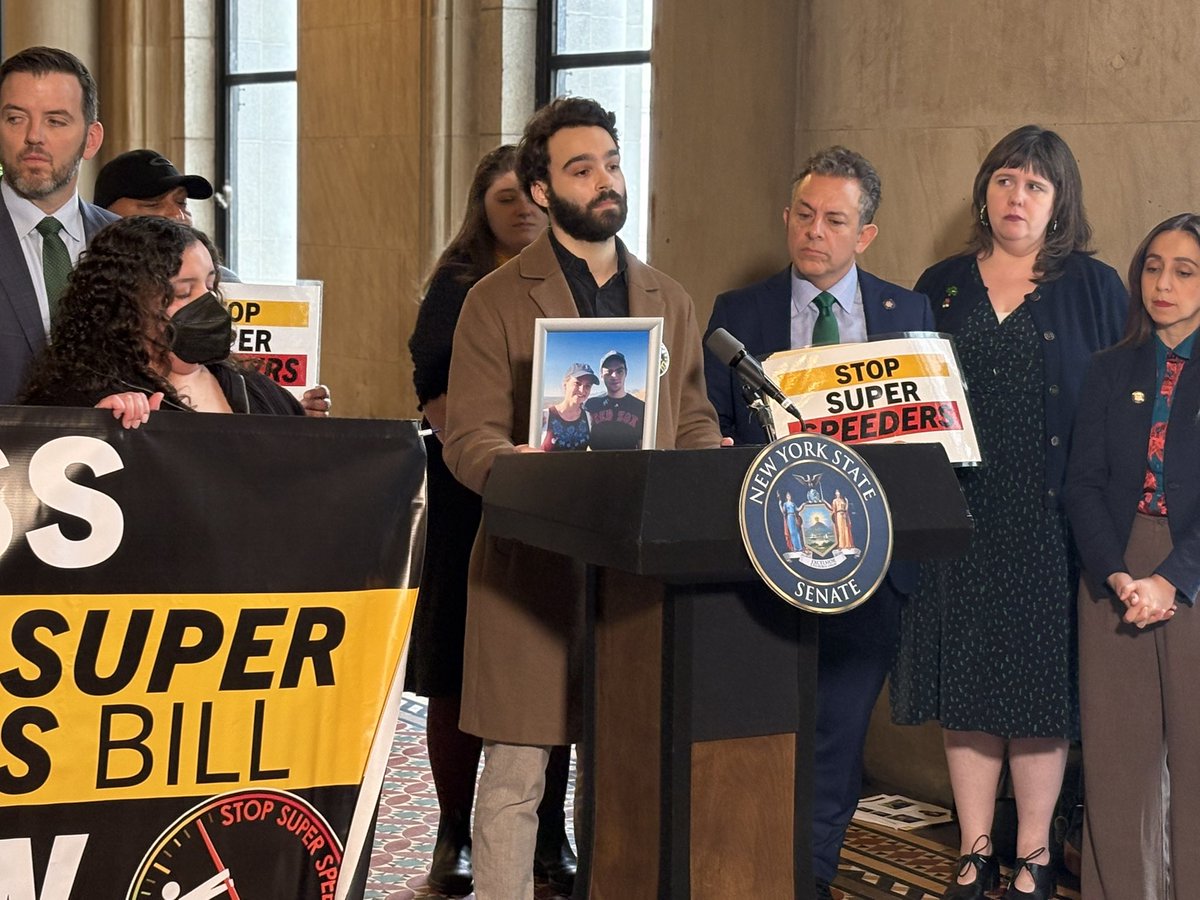 Emily Gallagher tweet media