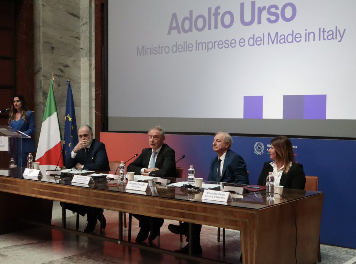 adolfo_urso's tweet image. È stato presentato oggi al @mimit_gov il progetto di realizzazione dell’Hyperscale Data Center di Pomezia, promosso da @Raiofficialnews e Rai Way, destinato a rappresentare un’infrastruttura #digitale di rilievo per il Paese.

In un’epoca in cui la gestione del dato è diventata