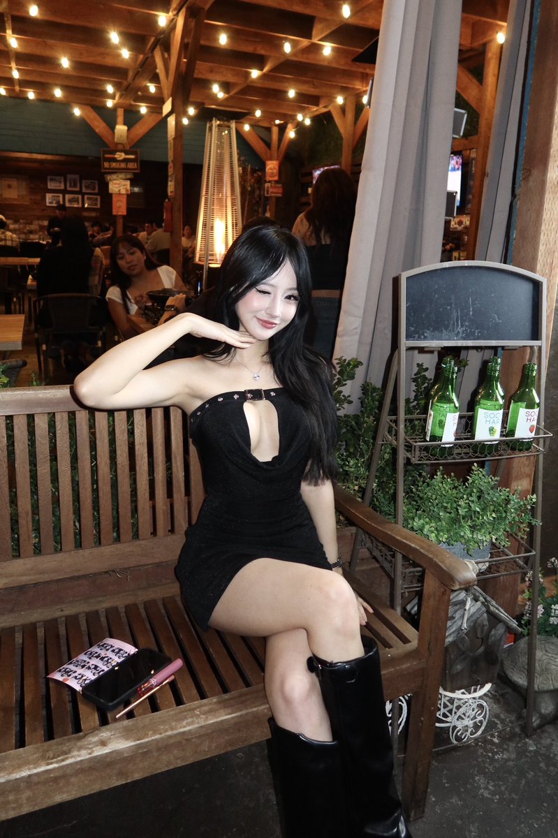 jenevieve tweet media