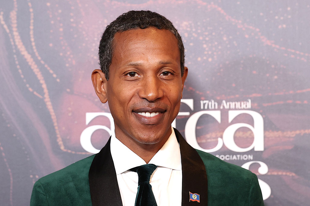 Boston 87.7 FM tweet media