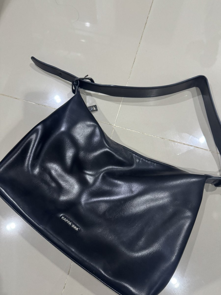tuesdaebooo's tweet photo. ส่งต่อ KAPPABKK Taylor Bag  
250.- ส่งฟรีค่า ✨

 #kappabkk #kappabkkส่งต่อ #ส่งต่อkappabkk #กระเป๋าสะพายข้าง #กระเป๋าแฟชั่น #ส่งต่อกระเป๋า #ส่งต่อเสื้อผ้า #ส่งต่อเสื้อผ้ามือสอง https://t.co/4Qt7TXW9Wc