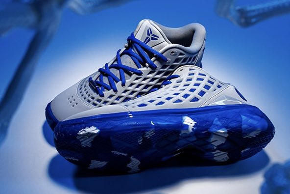 BIG BLUE NATION: Kentucky unveils Nike Kobe 3 Low PEs for March Madness 🐍🔵

📷 <a href="/KentuckyWBB/">Kentucky Women’s Basketball</a>