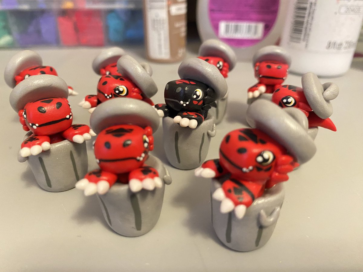 cptcinnabun 🩷 shop open tweet media