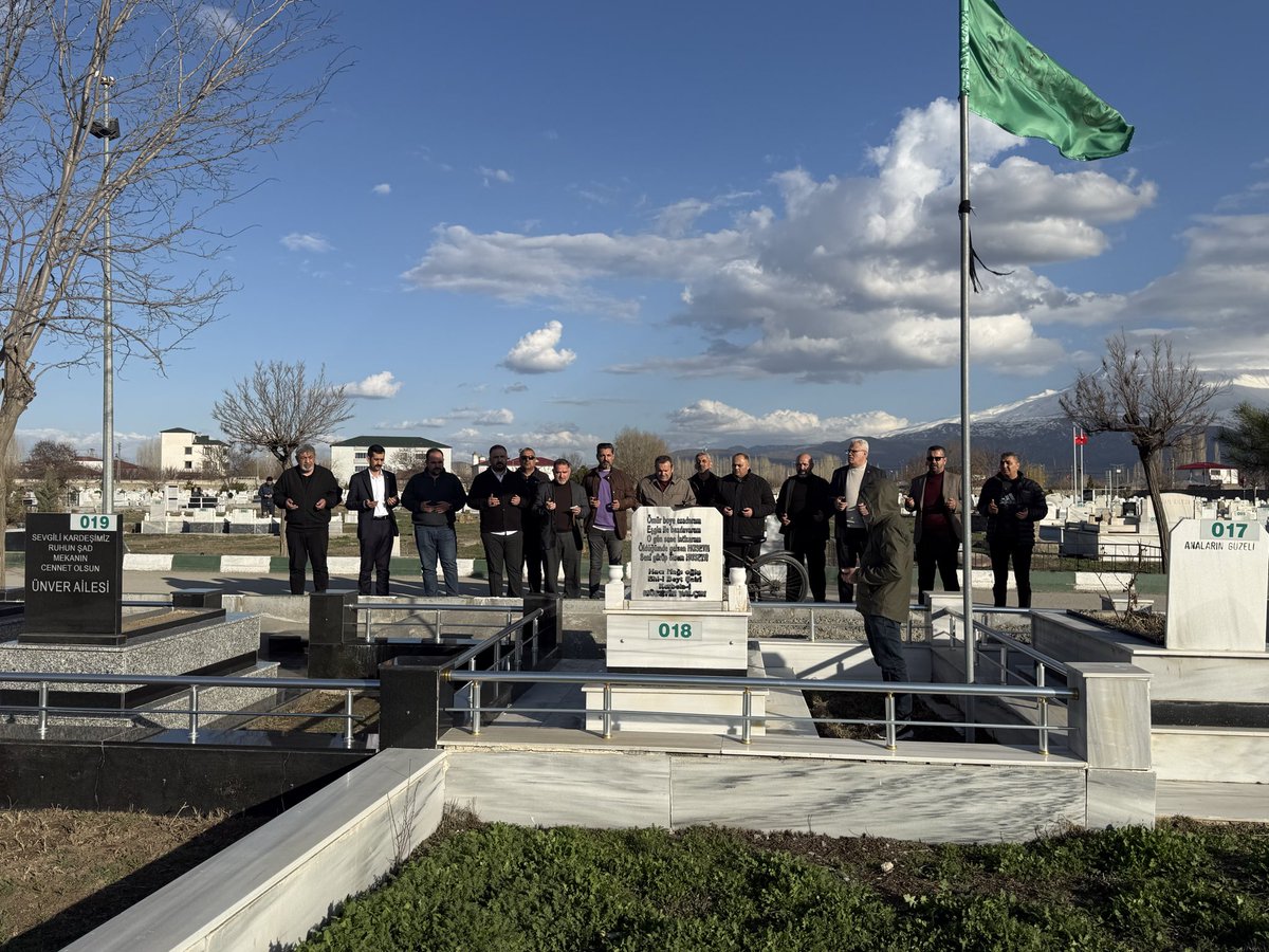 📍 Iğdır Asrı Mezarlığı Kabirüstü Ziyareti

Yüzyıllardır süregelen kadim Türk geleneğimiz doğrultusunda, baharın gelişiyle birlikte halk arasında “ölü bayramı” olarak da bilinen kabirüstü ziyaretlerimizi gerçekleştirdik.

Bu vesileyle; Ülkücü şehitlerimiz Ali Aras, Turgut