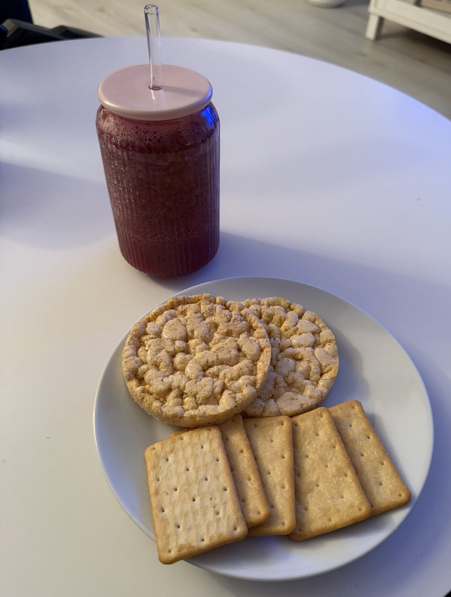 ImToSadForThis_'s tweet photo. Meal of the day ✨
Also, I feel like shit 😊 https://t.co/ALQjuErjzJ