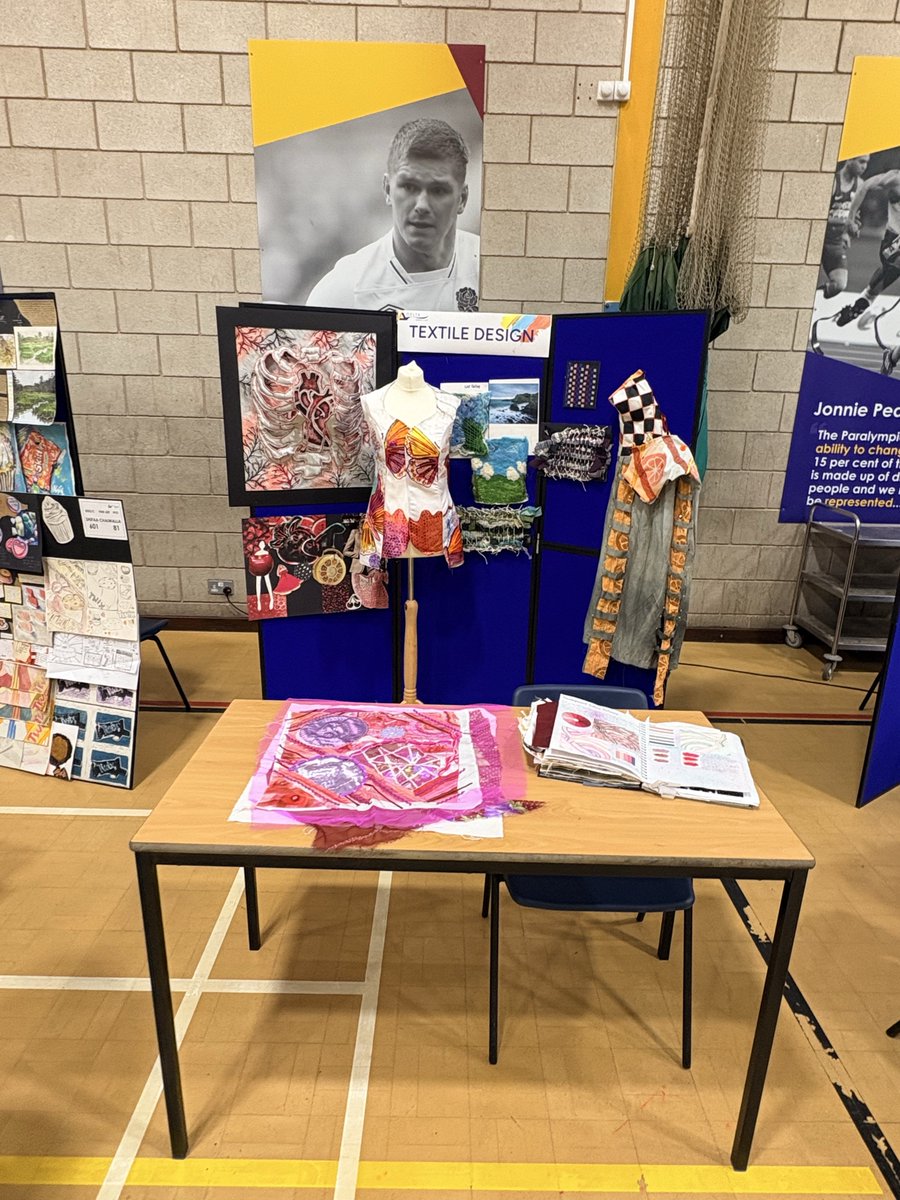 Manor Croft Art & Tech tweet media