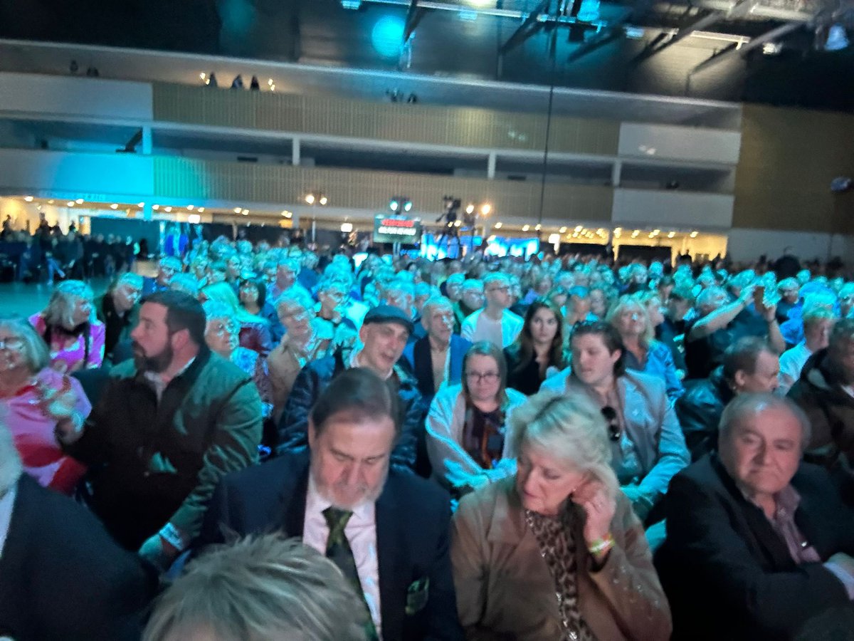 frankie © Official ™ tweet media