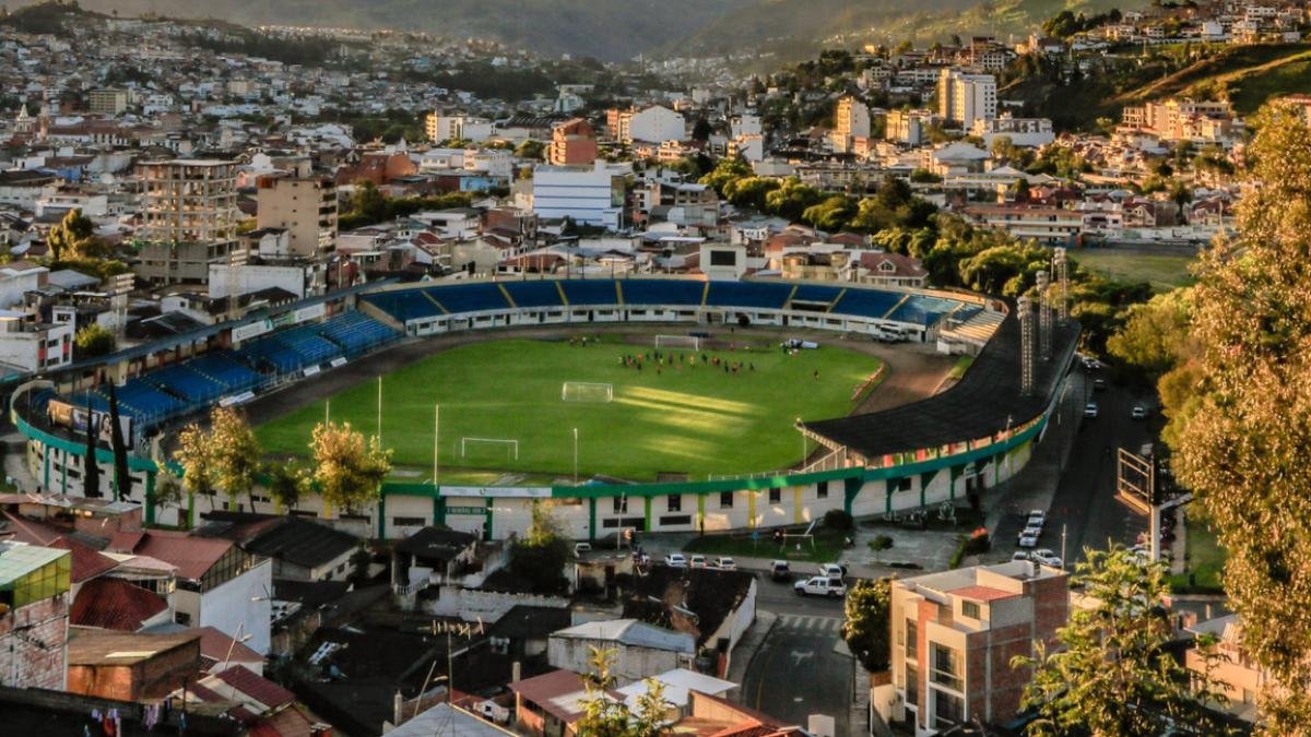 ADVZsoy's tweet photo. 🚨#BarcelonaSC ya se encuentra rumbo a Loja para lo que será su partido ante Libertad por la fecha #5 de la #LigaEcuabet 
❌Ausencias:
🟨Gustavo Vallecilla 
🟨Sergio Núñez  
🟨Joao Rojas ( Lesión) 
🟨Jefferson Intriago (aún no está inscrito) https://t.co/8uXZm8886q