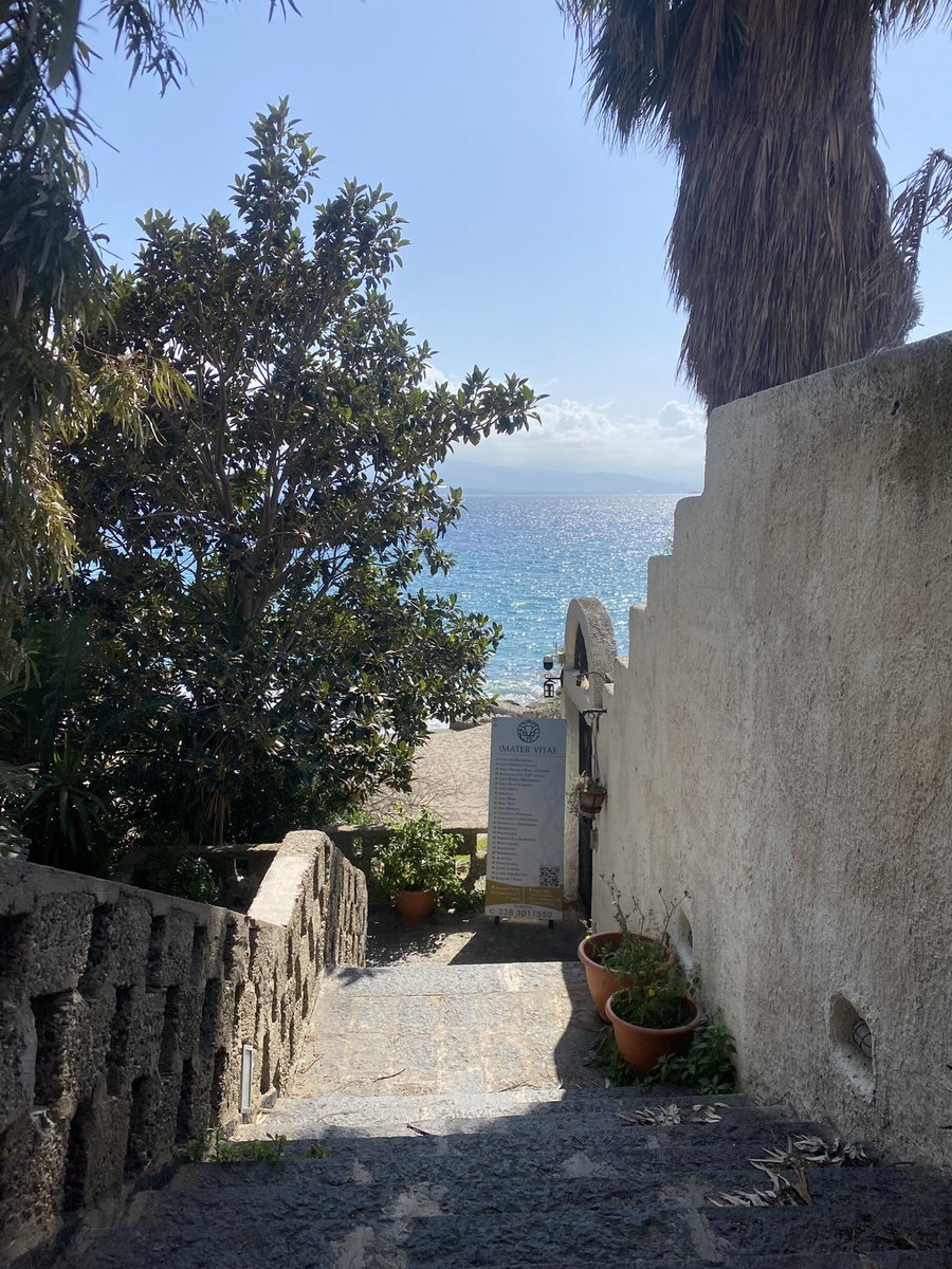 kats_version's tweet photo. Sicilian spring 🇮🇹 https://t.co/SaBclSGemm