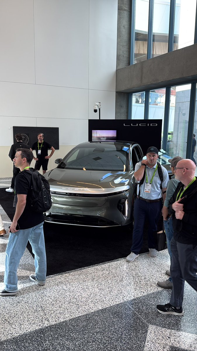 Everyday Chris tweet media