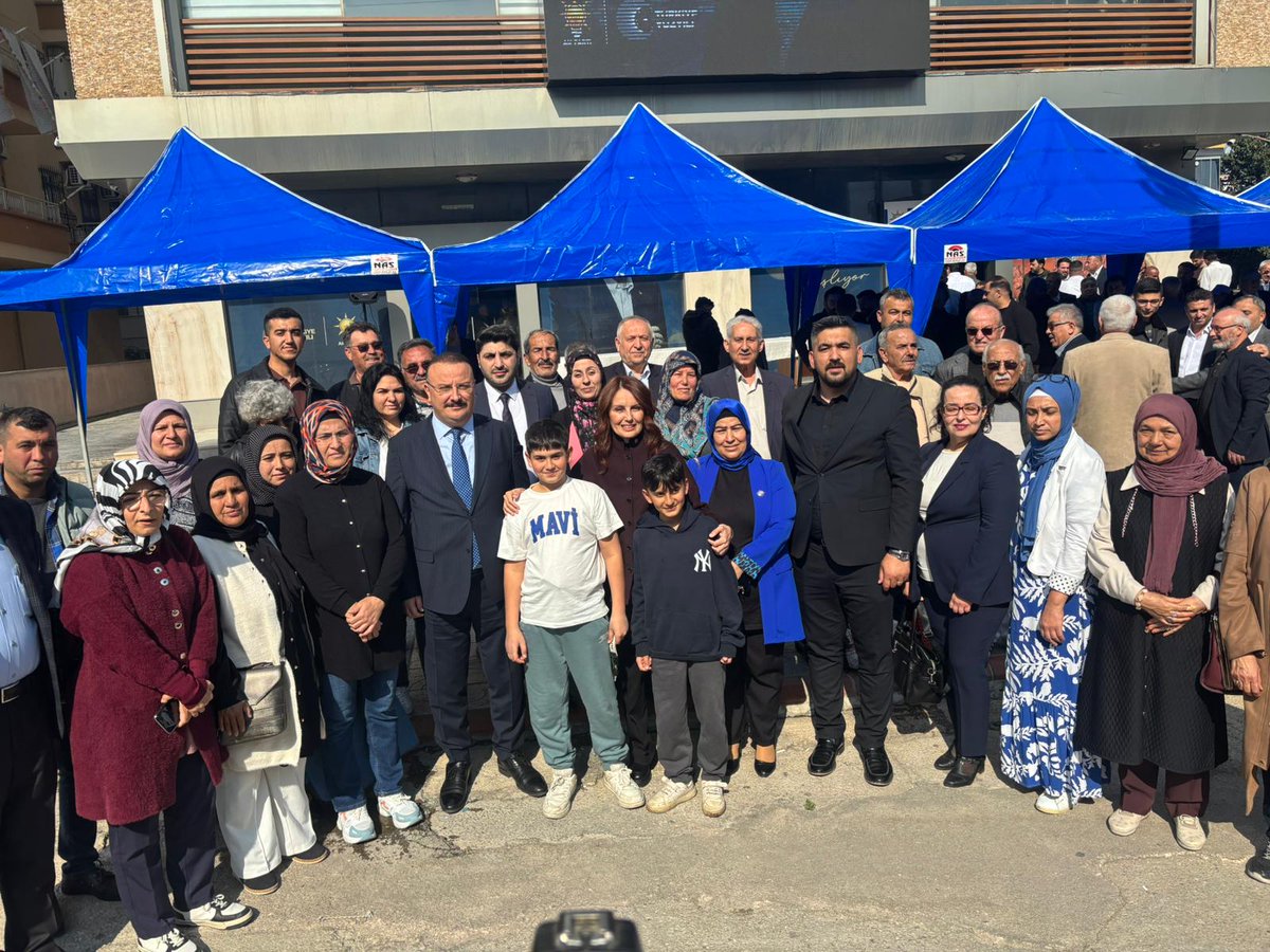 ferdi_cokkeser's tweet photo. 📌 AK Parti Mersin İl Başkanlığı

✅Bayramlaşma Programı 

Önceki Dönem Hazine ve Maliye Bakanımız Sayın Nureddin Nebati, İl Başkanımız Sayın Adem Aldemir, Mersin Milletvekillerimiz Sayın Ali Kıratlı, TBMM Başkanlık Divan Katip Üyesi Mersin Milletvekilimiz Sayın Havva Sibel Söylemez, Mersin Milletvekilimiz Sayın Hasan Ufuk Çakır, Genel Merkez AR-GE ve Eğitim Başkan Yardımcımız Sayın Veli Tolu, Genel Merkez Disiplin Kurulu Üyemiz Sayın Zeynep Gül Yılmaz, Önceki Dönem Milletvekilimiz Sayın Hacı Özkan, İl Kadın Kolları Başkan Vekilimiz Sayın Hülya Ekin, İl Gençlik Kolları Başkanımız Sayın Ahmet Karagöz, İlçe Başkanlarımız, teşkilat mensuplarımız, Önceki Dönem İl Başkanlarımız, partililerimiz ve kıymetli hemşehrilerimizle bir araya gelerek Ramazan Bayramı coşkusunu hep birlikte paylaştık.

Bayramlar, kardeşliğimizi pekiştiren, gönülleri birleştiren en güzel zamanlardır. Bu vesileyle tüm Mersinli hemşehrilerimizin Ramazan Bayramı’nı en içten dileklerimle kutluyor, sağlık, huzur ve mutluluk dolu nice bayramlar diliyoruz.

Rabbim, birliğimizi ve beraberliğimizi daim eylesin.

#AKParti 
#Toroslar 
#Bayramlaşma 
#BirlikVeBeraberlik
#BayramBirlikteGüzel 
#HayırlıBayramlar