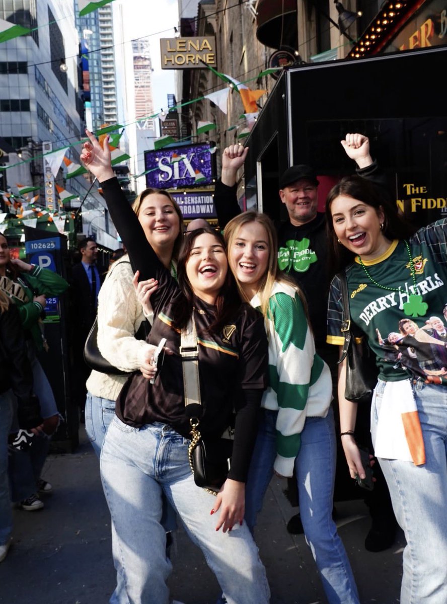 TimesSquareNYC's tweet image. We found our lucky charm! ☘️Celebrate #StPatricksDay in #TimesSquare at our shamrockin’ businesses! 🇮🇪🌟

Rosie O’Grady’s
The Mean Fiddler
McCarthy’s Pub
Connolly’s Pub
Playwright Tavern 49
The Long Room
Hurley’s Saloon
Garvey’s Irish Pub 
Havana Central 
Beast &amp;amp; Butterflies