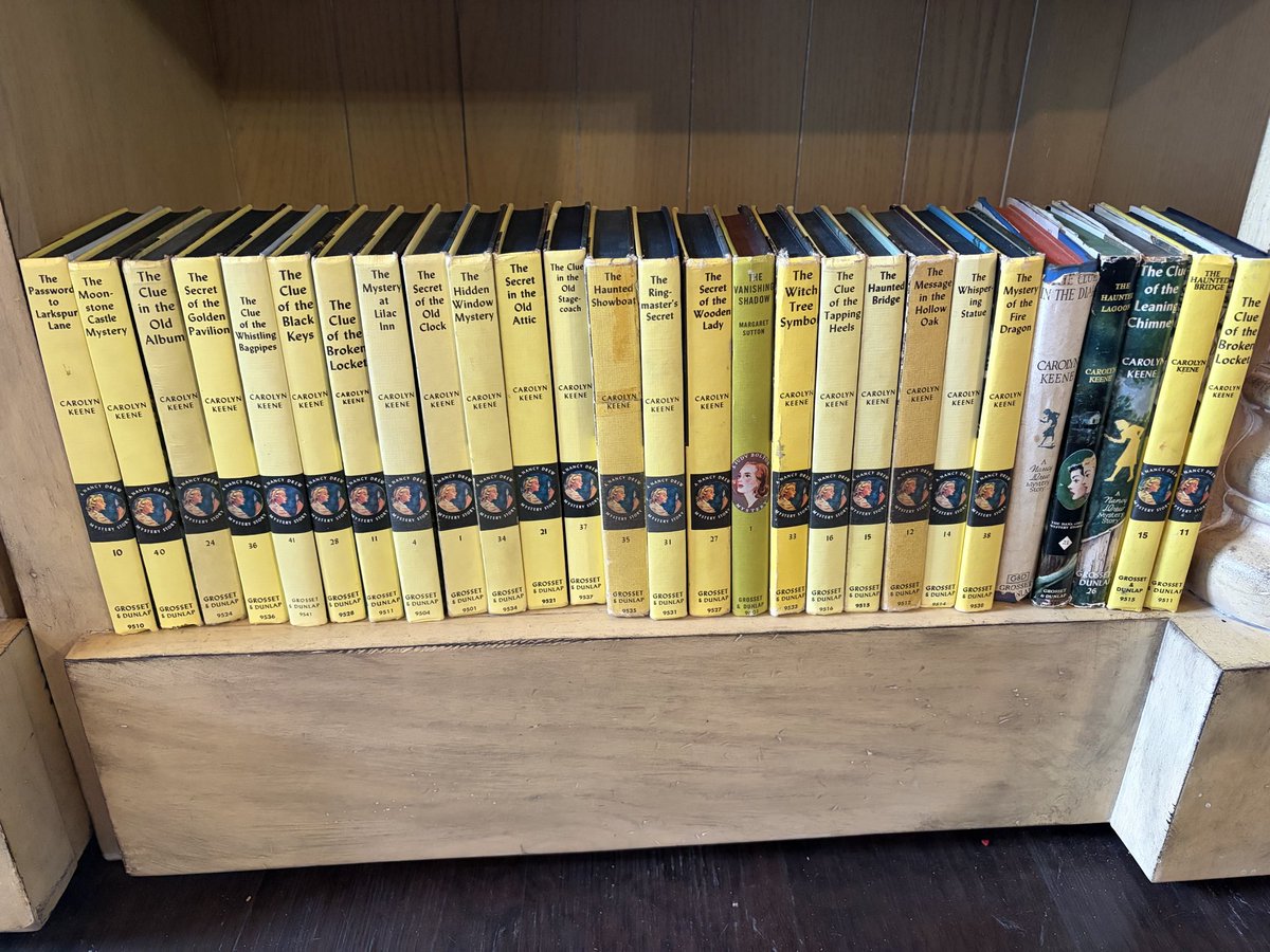 Rebecca 📖 tweet media