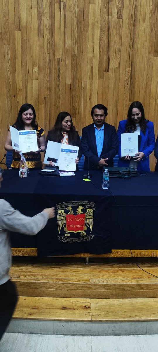 XochitlZagalMX's tweet photo. 💬 | En los últimos días, he tenido la oportunidad de conversar con estudiantes, académicos, expertos, vecinas, vecinos y medios de comunicación sobre la reforma electoral.
https://t.co/BI0NH2iOkt

#ParticipaciónCiudadana #ReformaElectoral #EscuchaActiva #ConstrucciónColectiva https://t.co/ZGrUUO1c33