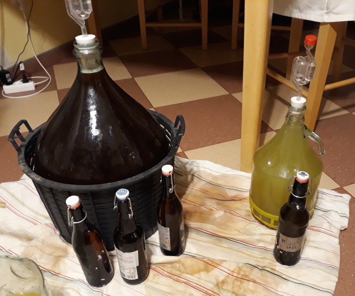 Karoryfer Lecolds tweet media