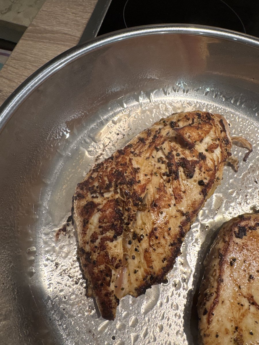 atchinator tweet media