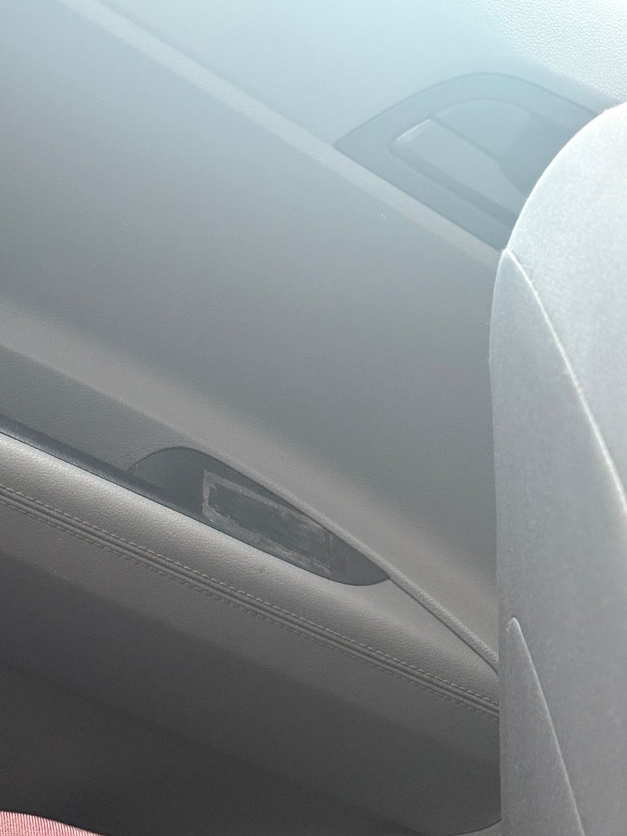 menine brat tweet media