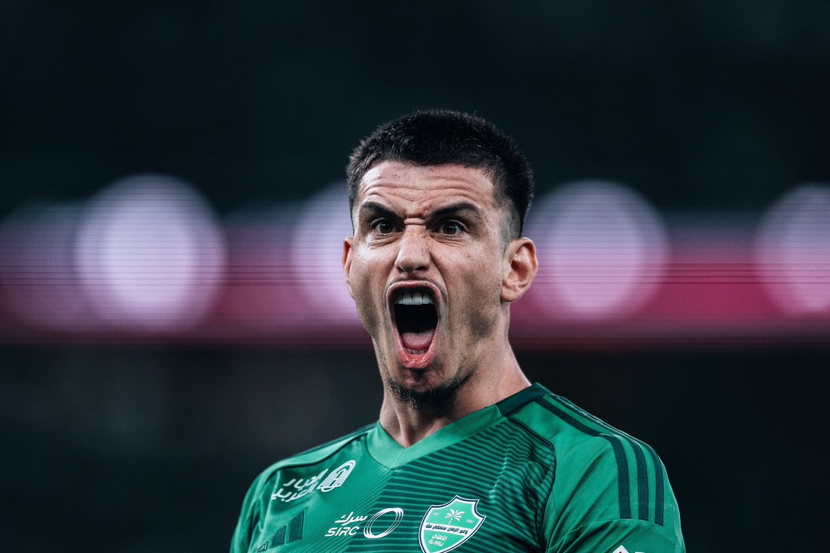 تم إلغاء إدخال بنر خاص باللاعب روح  إيبانيز في الملعب بعد أن رفضت إدارة الملعب المُوافقة على الفكرة ..