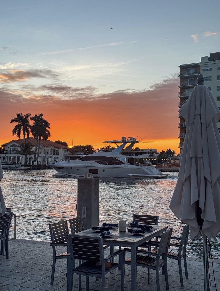 Shooters Waterfront tweet media