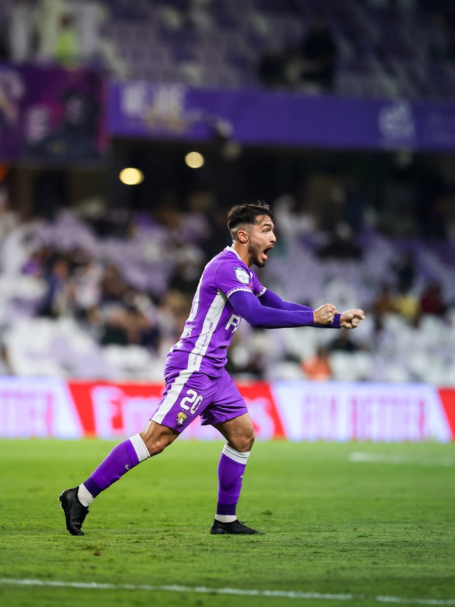 saifcaio's tweet photo. قائد نادي العين القادم 

اللاعب اللي يوم يشوف زملائه يخافون ياخذون قرار جريء فالثلث الهجومي

يضرب افكار و تكتيك المدرب فـ عرض الحائط و يرمي صواريخ فكل مباراة من مسافات مستحيلة مافي أي حارس في العالم قادر يردها

سوبر ماتياس بالاسيوس 💜 https://t.co/SBk4ixlwHB