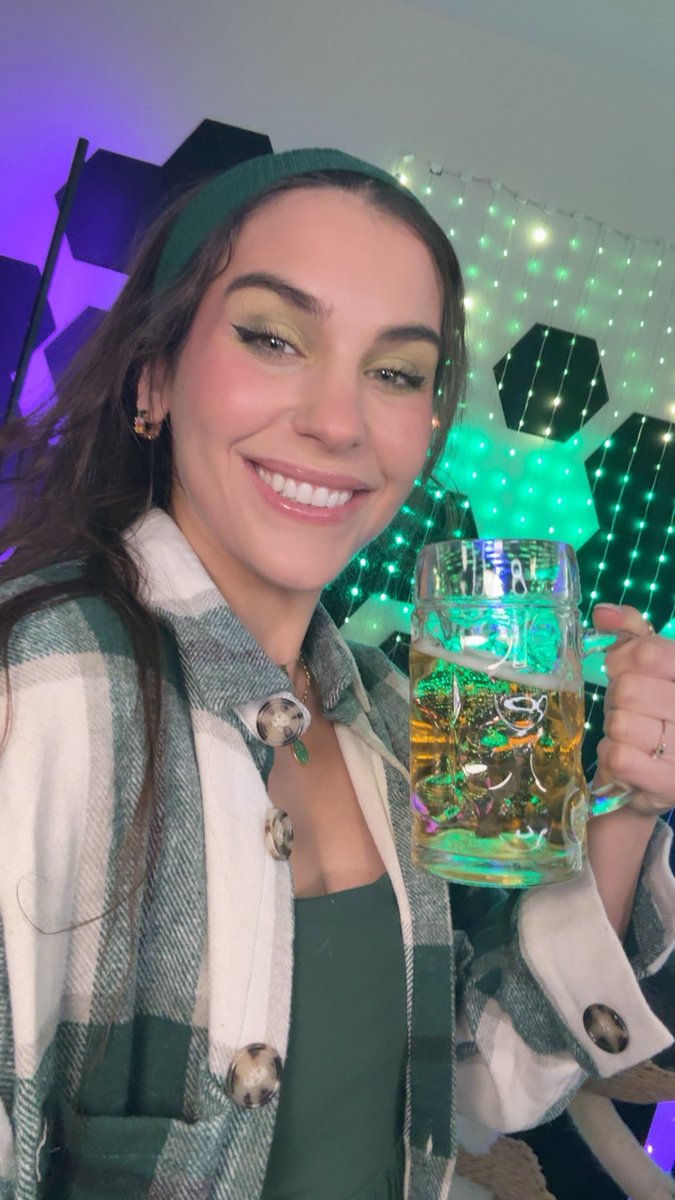 Stacey✨ tweet media