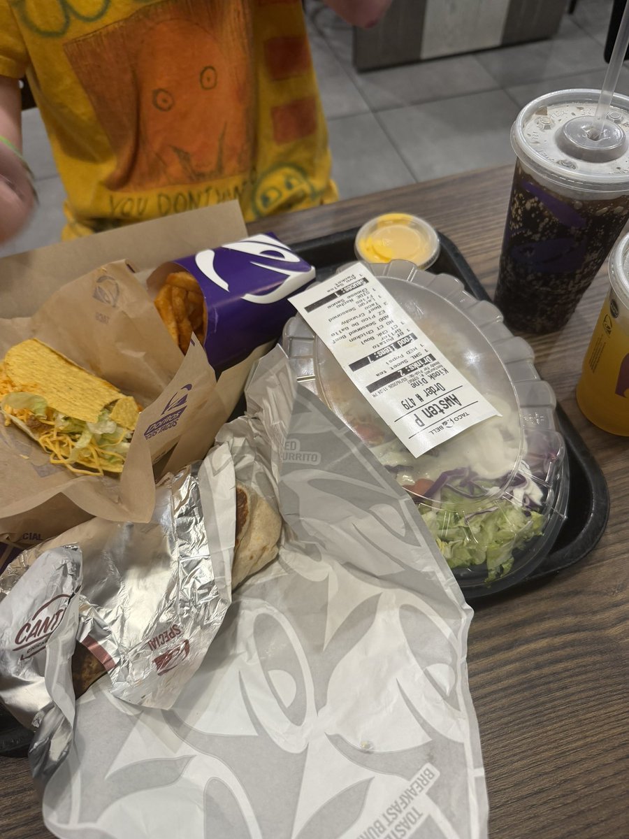 mel✮n ☠︎︎ tweet media