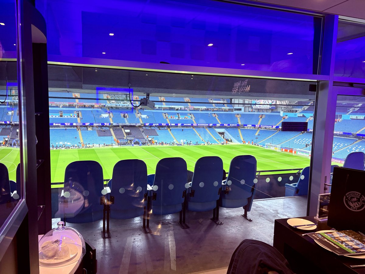 フ ォ リ ス tweet media