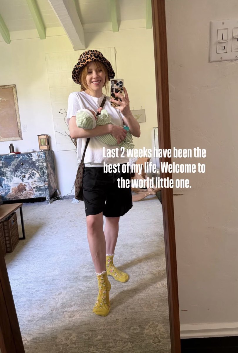 Carly Rae Jepsen Wiki tweet media