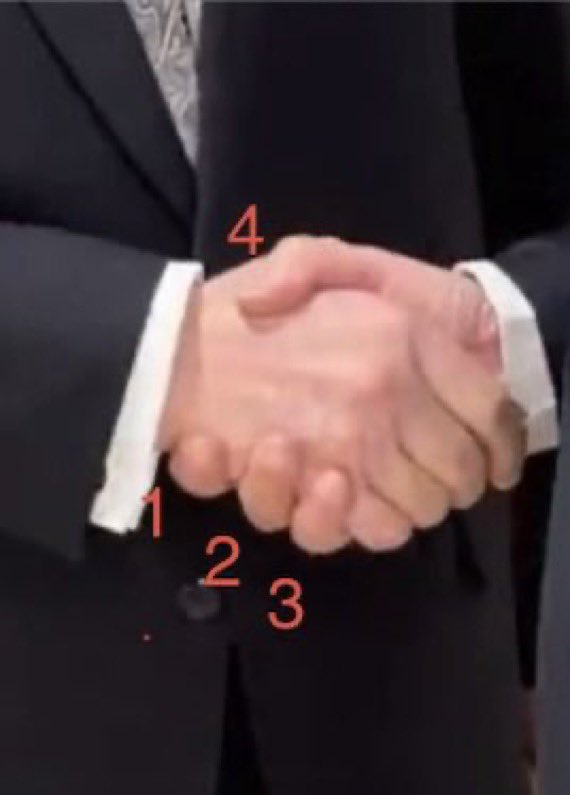 ⛔️We've gone from 6 fingers to 4.‼️