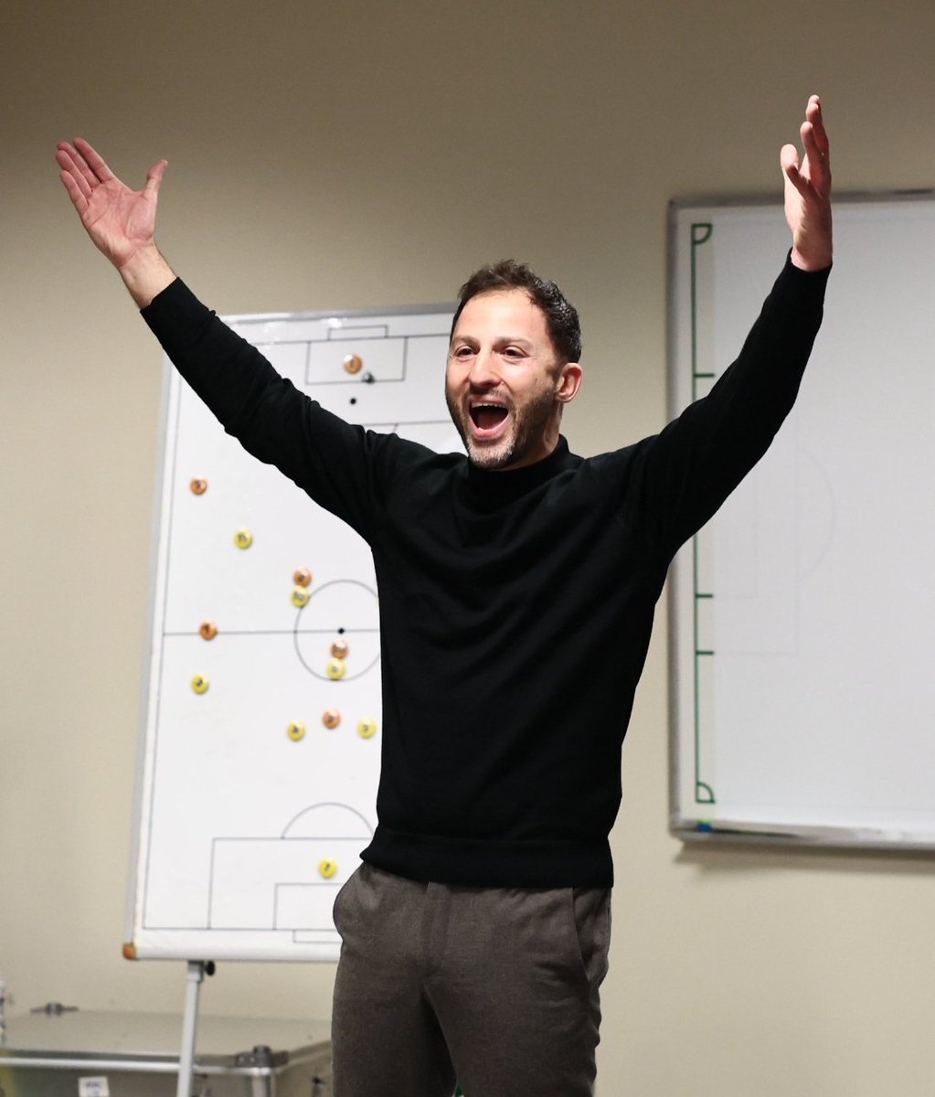 Ali Sami Yen Sokak tweet media