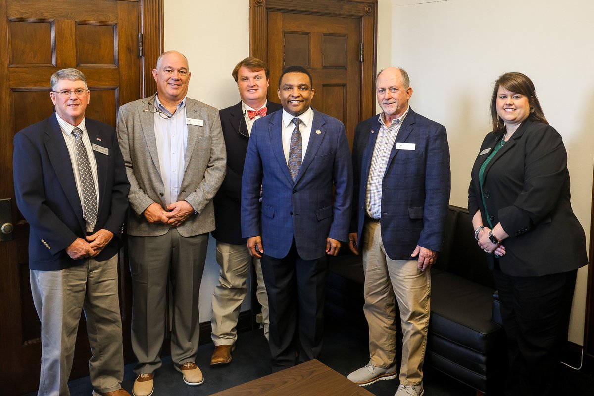 Congressman Don Davis tweet media