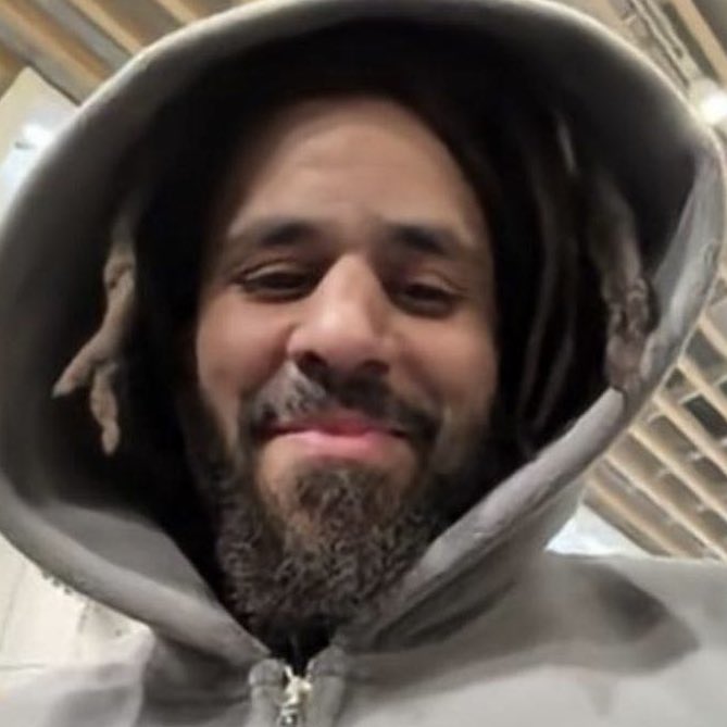 IneedLatteAndBrownie tweet media