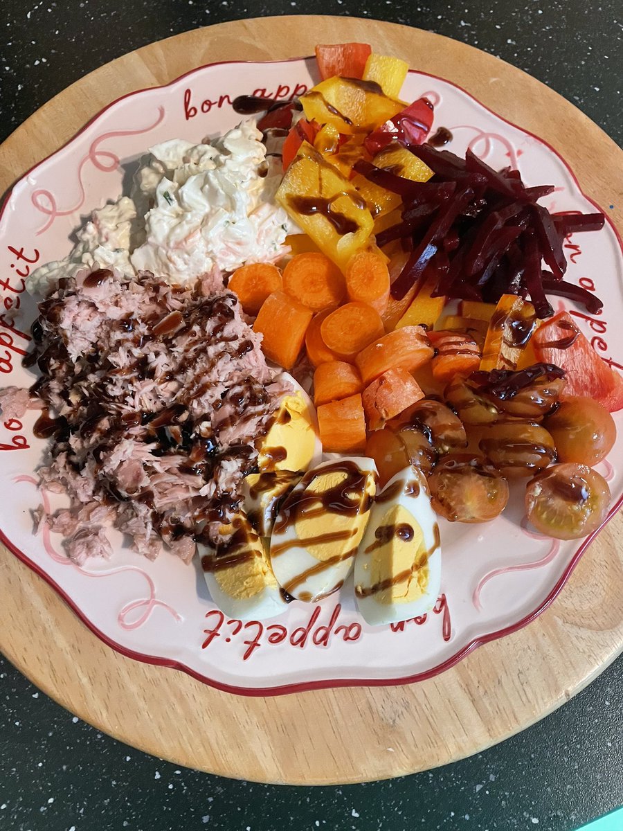 devereux1655's tweet image. Been a While since I had a tuna salad, yum #tea #tuna #salads #healthy