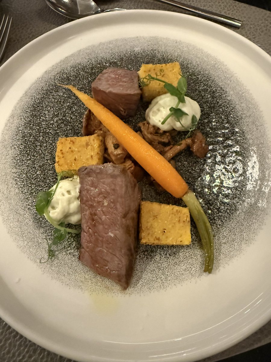 Daniel (DM) tweet media