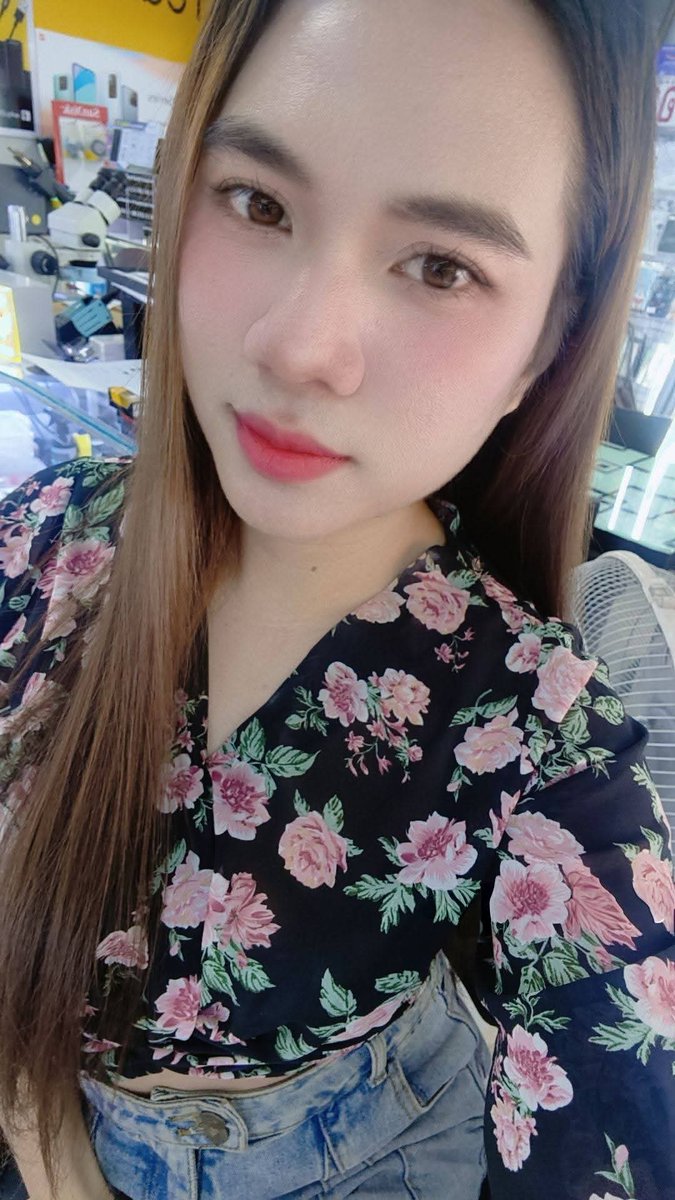 น้องหญิงสาวสอง tweet media