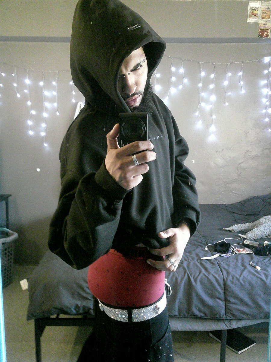 bbyboi 🧛🏼 tweet media