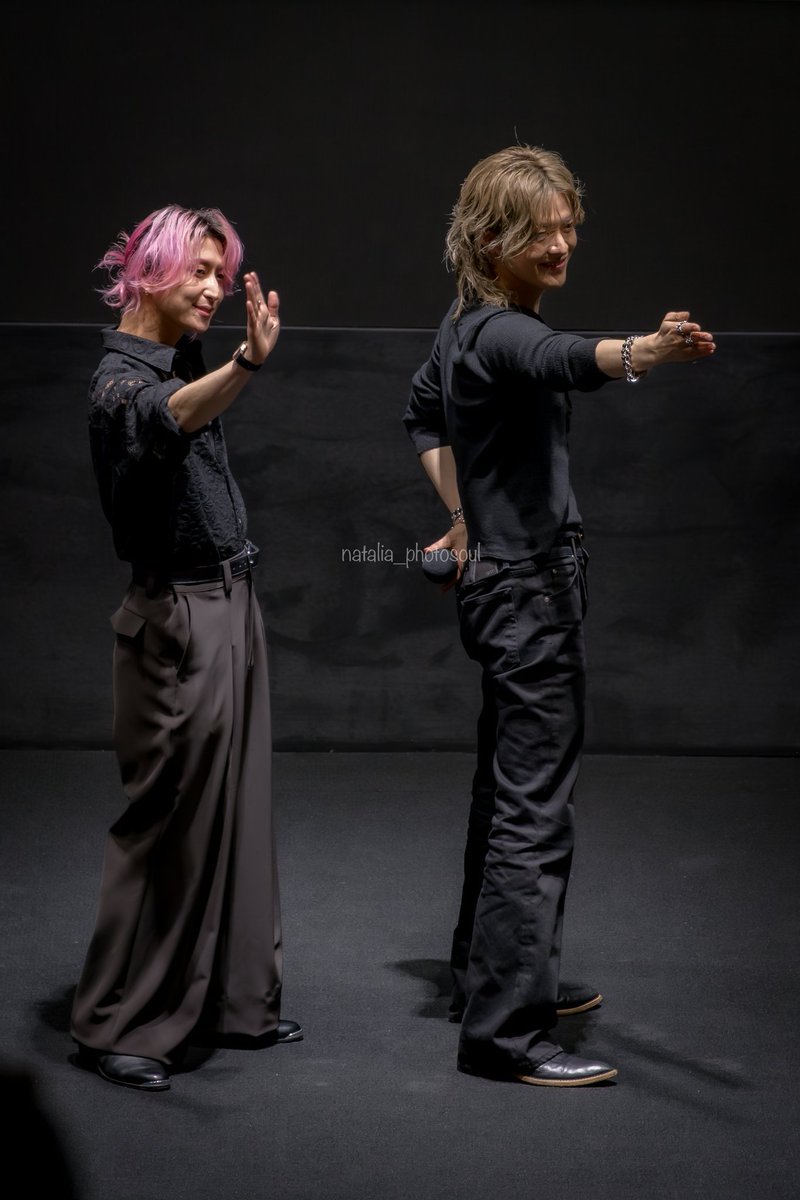 die_Engel's tweet photo. SPECIALS 🕺🏼🕺🏼
YUTA-KUN 🦋 SAKUMA-KUN 🤗
Thank you for coming!
Terrific movie, incredible acting! 
@eiga_specials
 @SAK_SAK_SAKUMA 
#YUTA #SAKUMA #SPECIALS #스페셜즈
#映画スペシャルズ
#世界でバズれスペシャルズ 
#절찬상영중
#나카모토유타
#映画スペシャルズ韓国舞台挨拶
#スペシャルズ https://t.co/nReAhT21r9