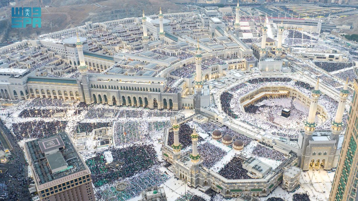 HaramainInfo's tweet photo. 29th Night of Ramadan at Masjid Al Haram https://t.co/5jYpezXDKs