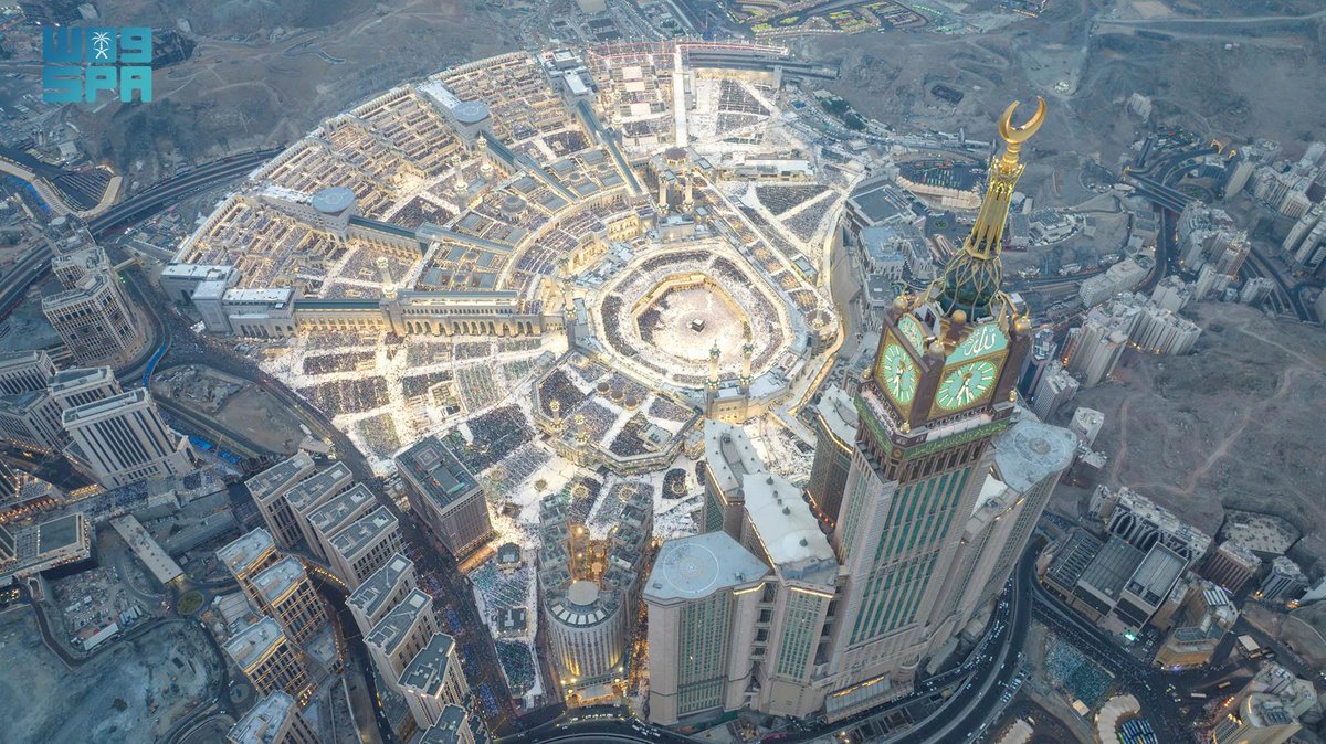 HaramainInfo's tweet photo. 29th Night of Ramadan at Masjid Al Haram https://t.co/5jYpezXDKs