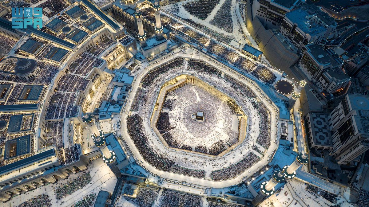 HaramainInfo's tweet photo. 29th Night of Ramadan at Masjid Al Haram https://t.co/5jYpezXDKs