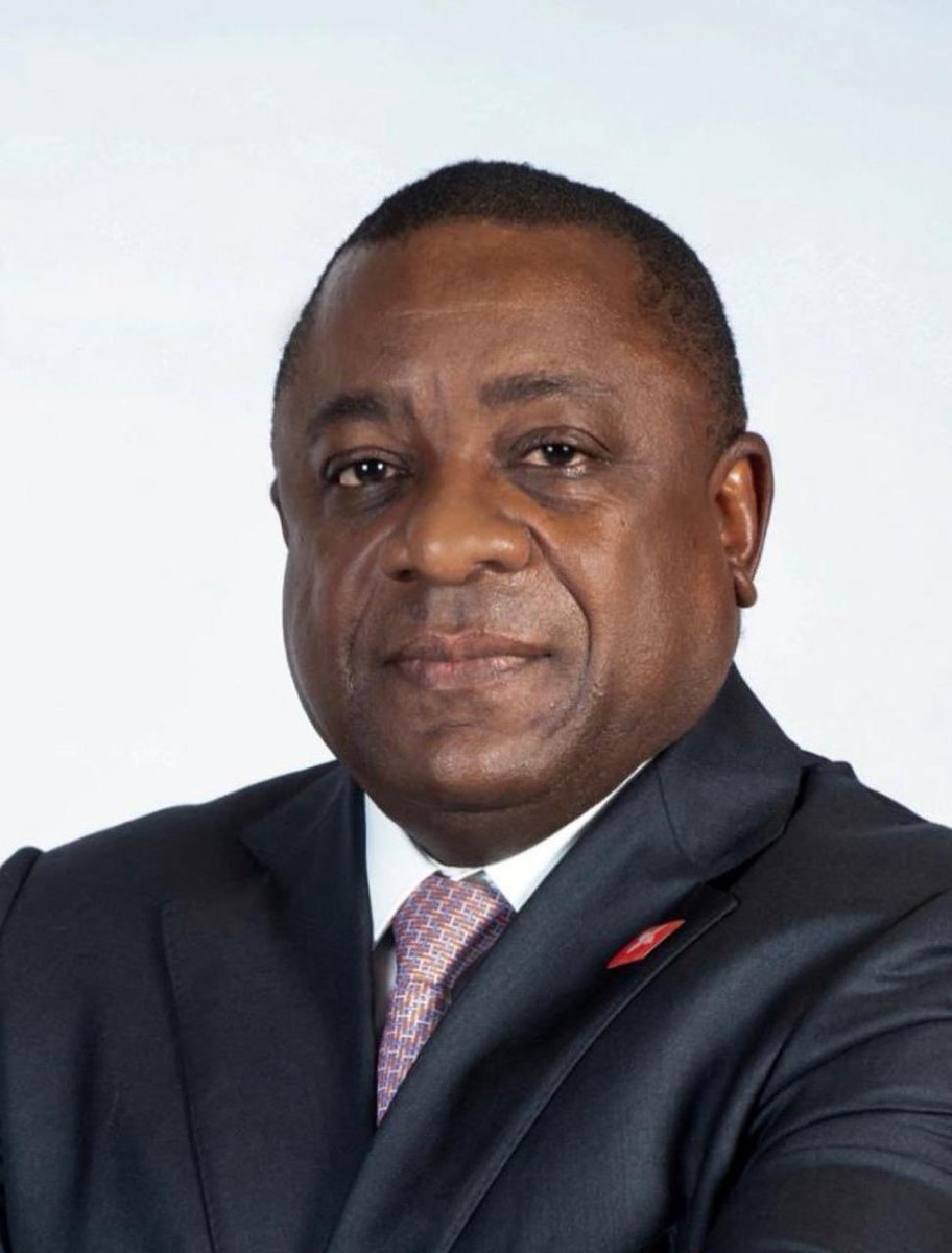 Embai_DC's tweet photo. EMBAIXADA DE ANGOLA NOS ESTADOS UNIDOS DA AMÉRICA 

A Embaixada da República de Angola nos Estados Unidos da América tomou conhecimento, com profunda dor e consternação, do falecimento do Embaixador Rui Jorge Carneiro Mangueira, distinto diplomata angolano e servidor exemplar da Nação.

O desaparecimento físico do Embaixador Rui Mangueira representa uma perda irreparável para a diplomacia angolana, que vê partir uma das suas mais dedicadas e experientes figuras, cujo percurso foi marcado pelo elevado sentido de Estado, profissionalismo e compromisso com a promoção dos interesses de Angola no mundo.

Ao longo da sua carreira, o Embaixador Rui Mangueira destacou-se pelo seu contributo inestimável no fortalecimento das relações bilaterais de Angola, bem como pela sua postura íntegra, espírito de missão e qualidades humanas que granjearam o respeito e admiração de colegas e parceiros.

Neste momento de dor e luto, a Embaixada da República de Angola nos Estados Unidos da América apresenta as mais sentidas condolências à Família enlutada, ao Ministério das Relações Exteriores e a todos os que privaram com o malogrado, associando-se à dor que a todos enluta.

Que a sua alma descanse em paz. #Angola #Diplomacia #Luto #EmbaixadaDeAngola #RuiMangueira