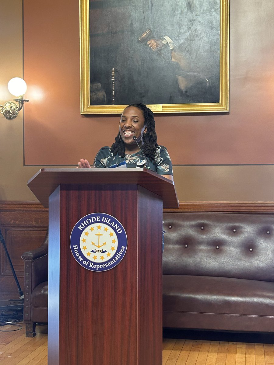 RI KIDS COUNT tweet media