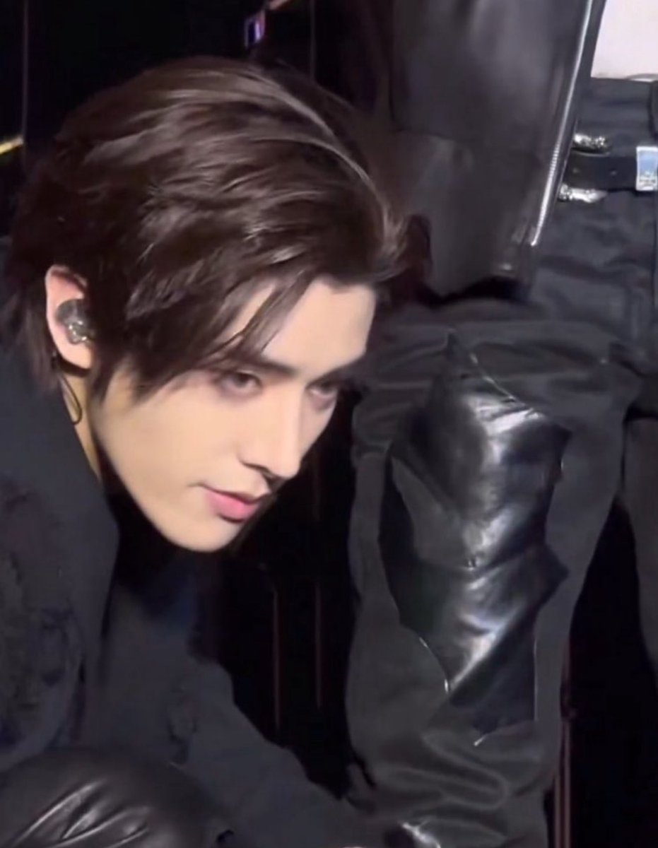 sjydaiIy's tweet photo. goddamn.. #JAKE #제이크 https://t.co/YgrEmcc3SA