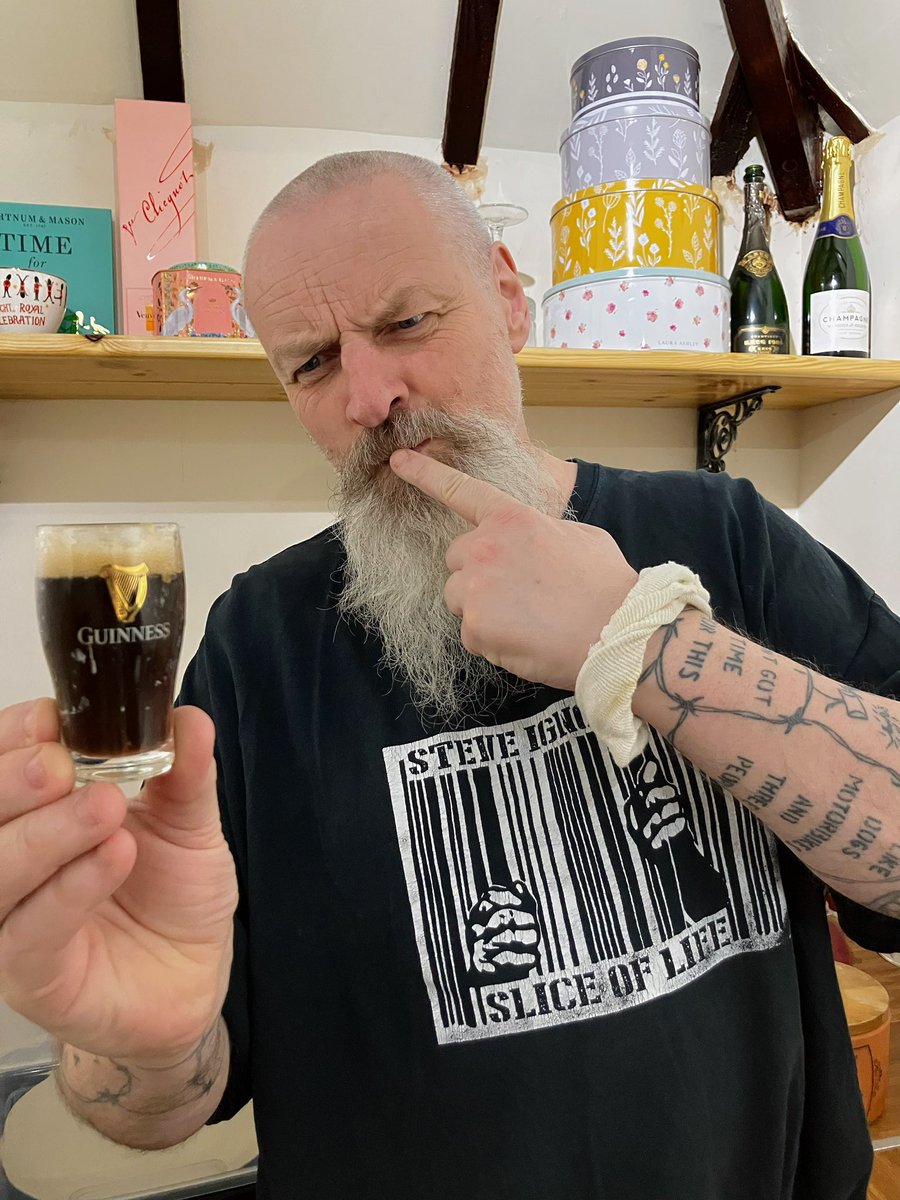 karen thompson tweet media