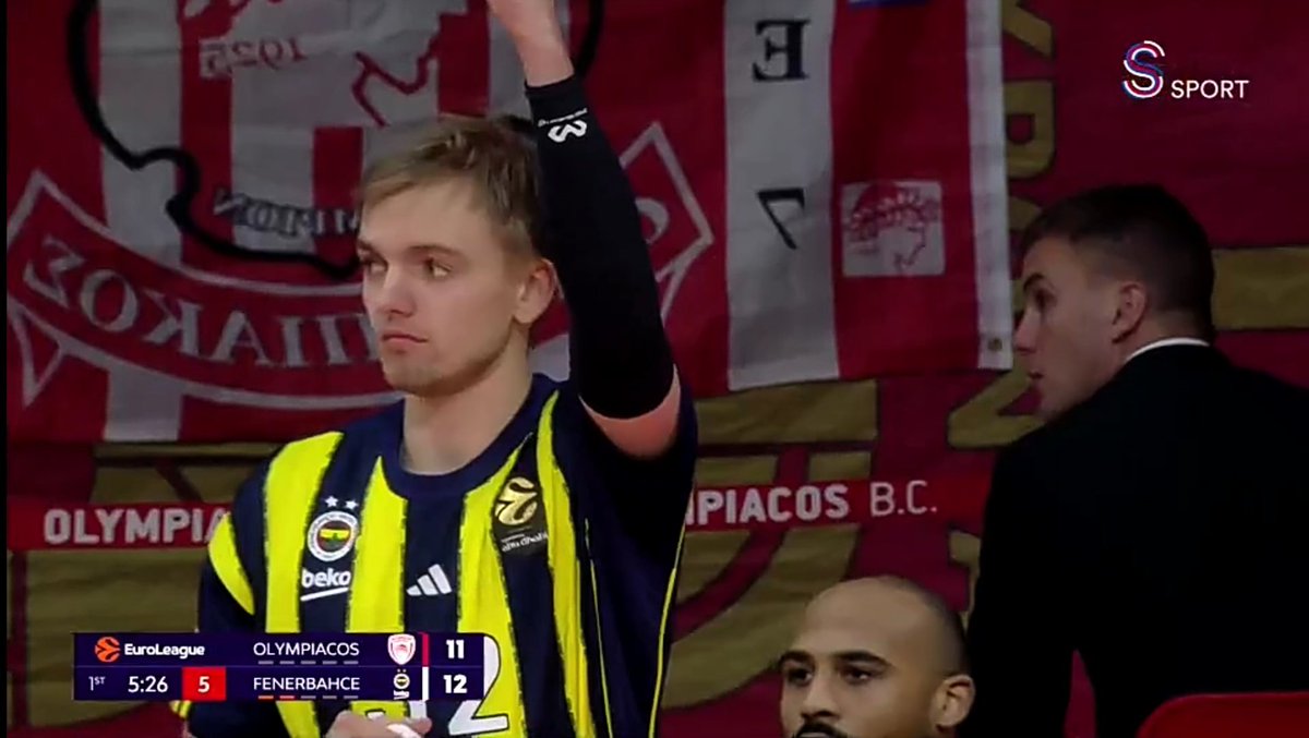 Angela🦊💛💙 tweet media