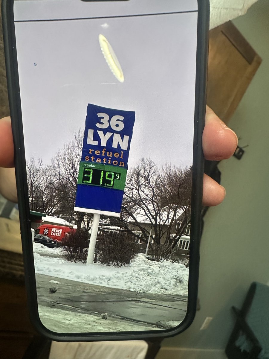 Chey Cab tweet media