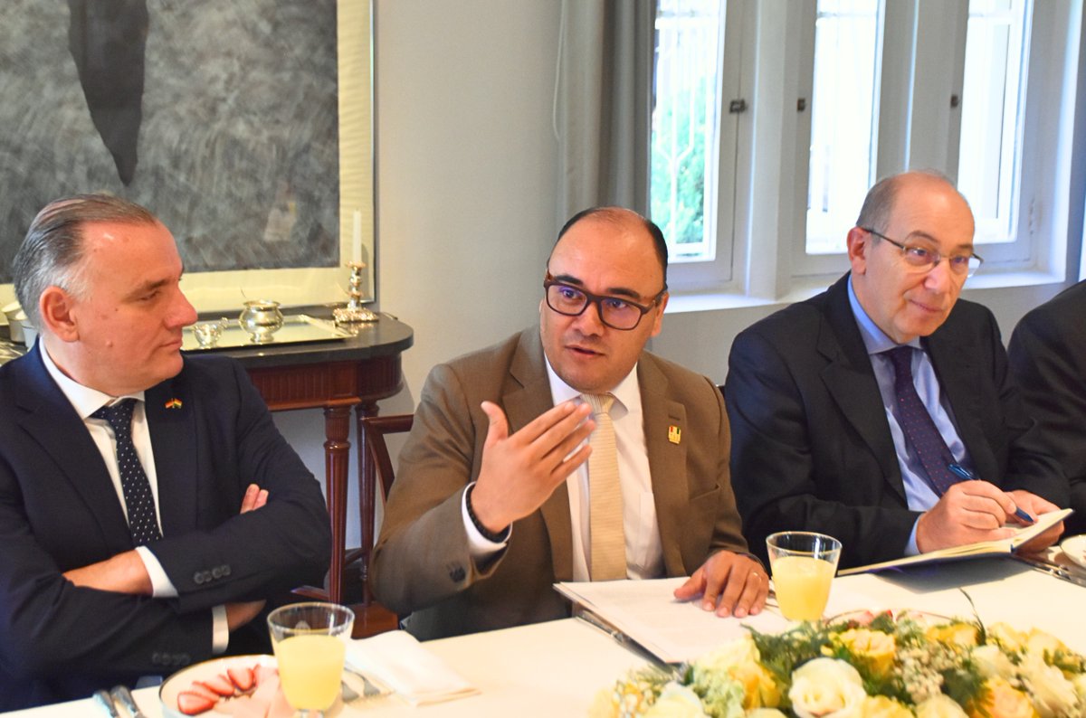 Embajada de España en Bolivia tweet media